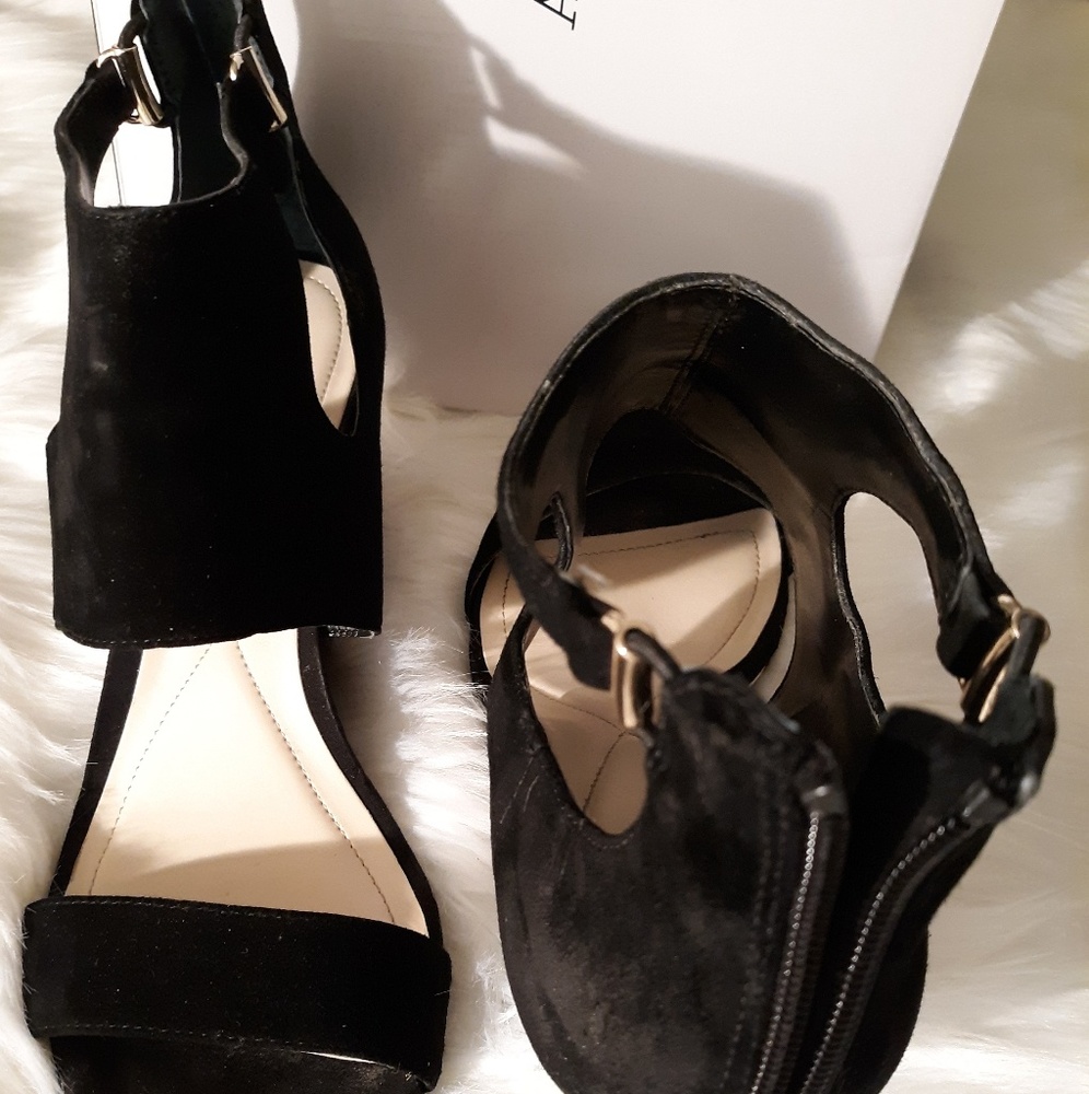 Shoes - Picture 4 of 5